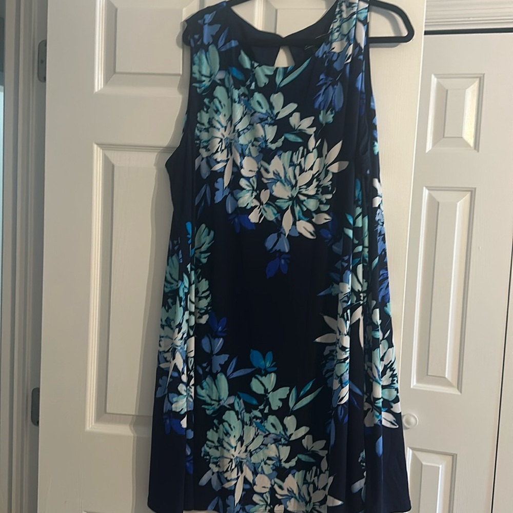 Like new Jessica Howard floral dress